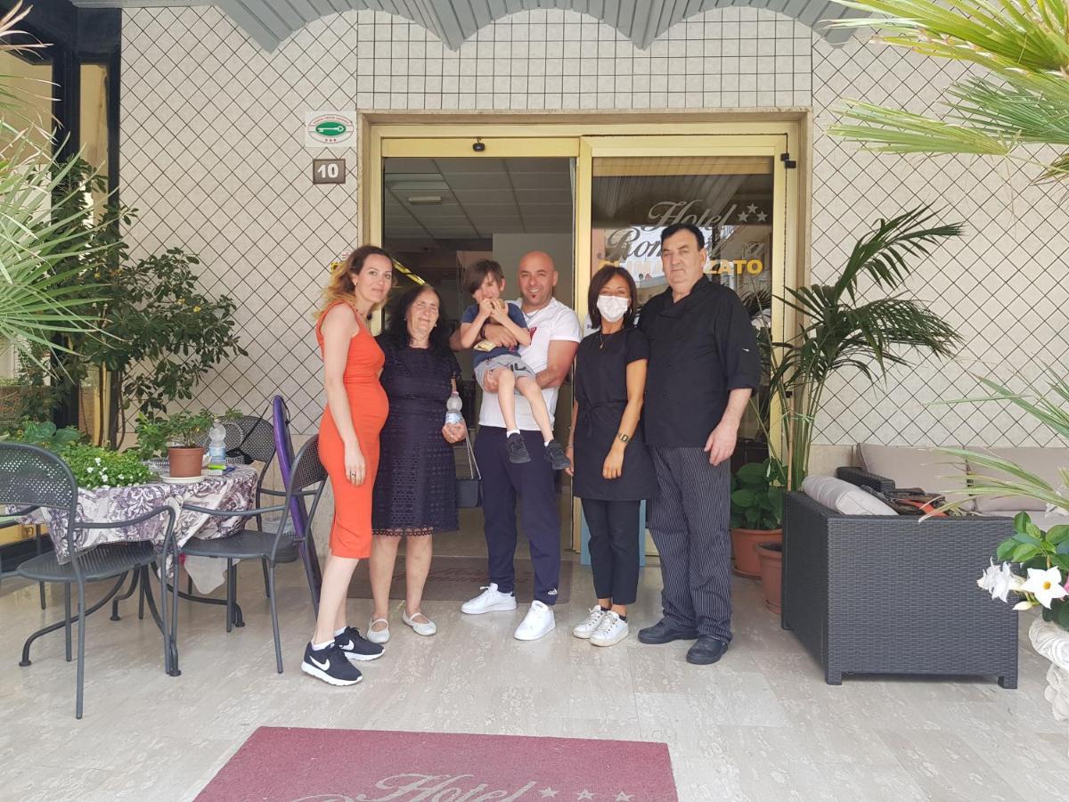 Hotel Romantica Rimini Exteriör bild