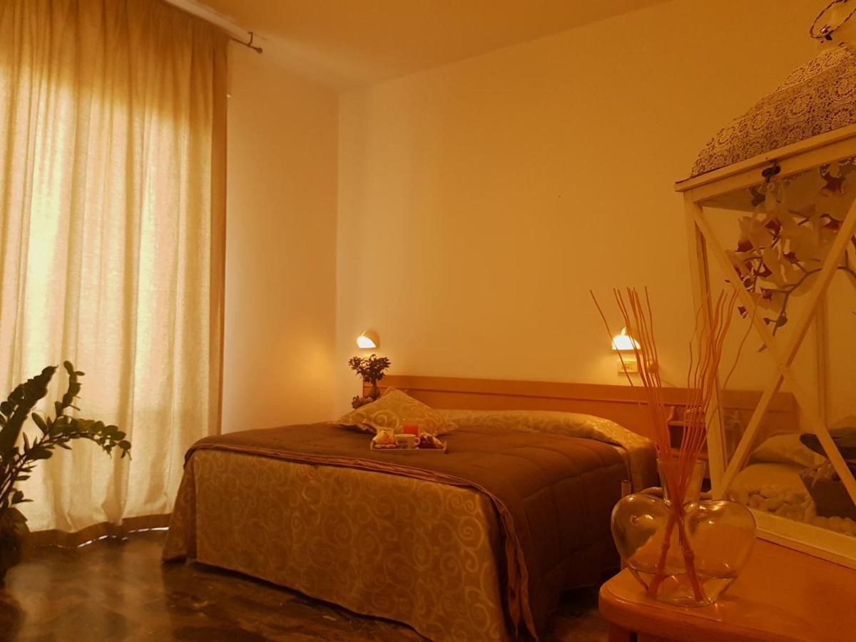 Hotel Romantica Rimini Exteriör bild