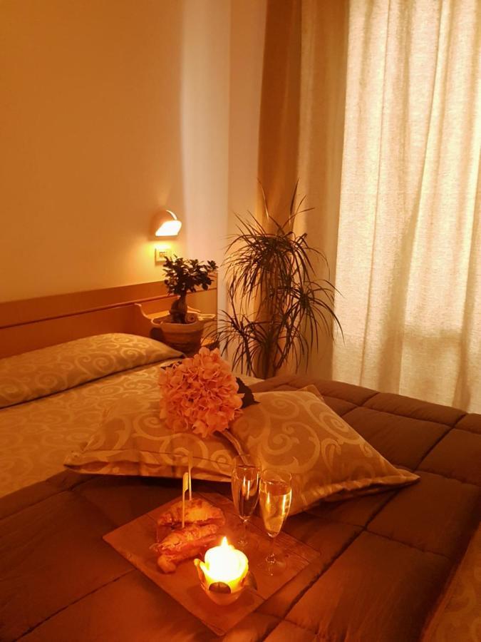 Hotel Romantica Rimini Exteriör bild