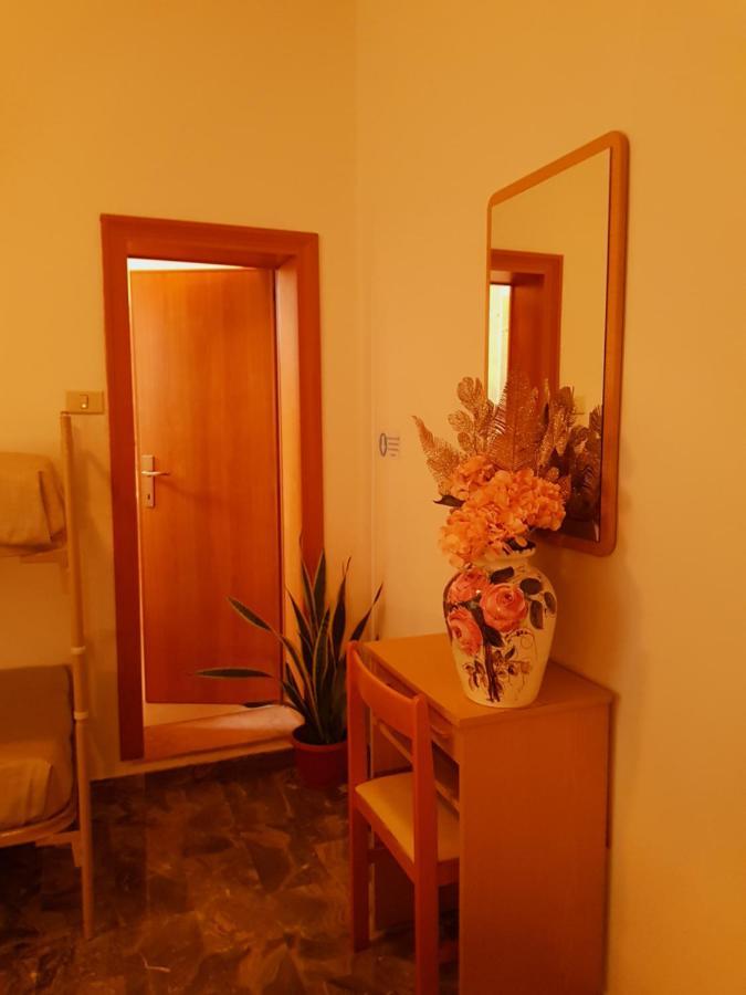 Hotel Romantica Rimini Exteriör bild