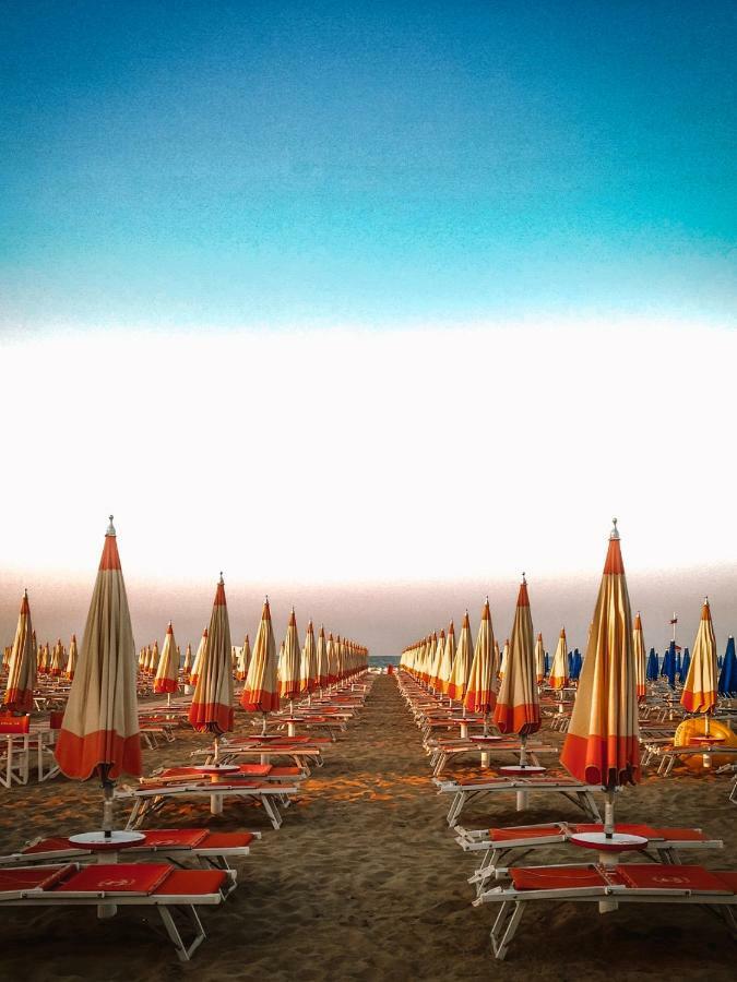 Hotel Romantica Rimini Exteriör bild